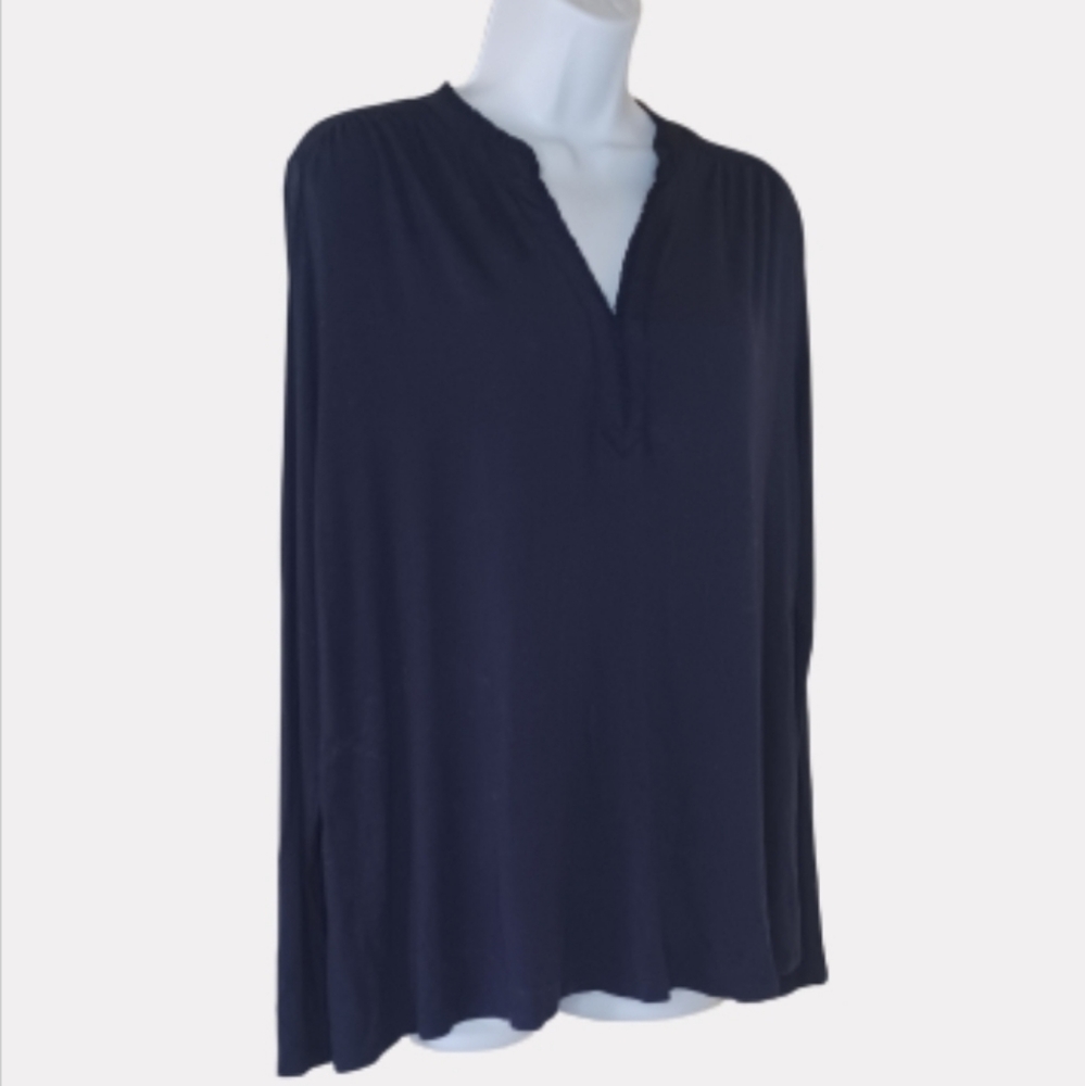 BR Factory Long Sleeve top w ruffled neck, sz M